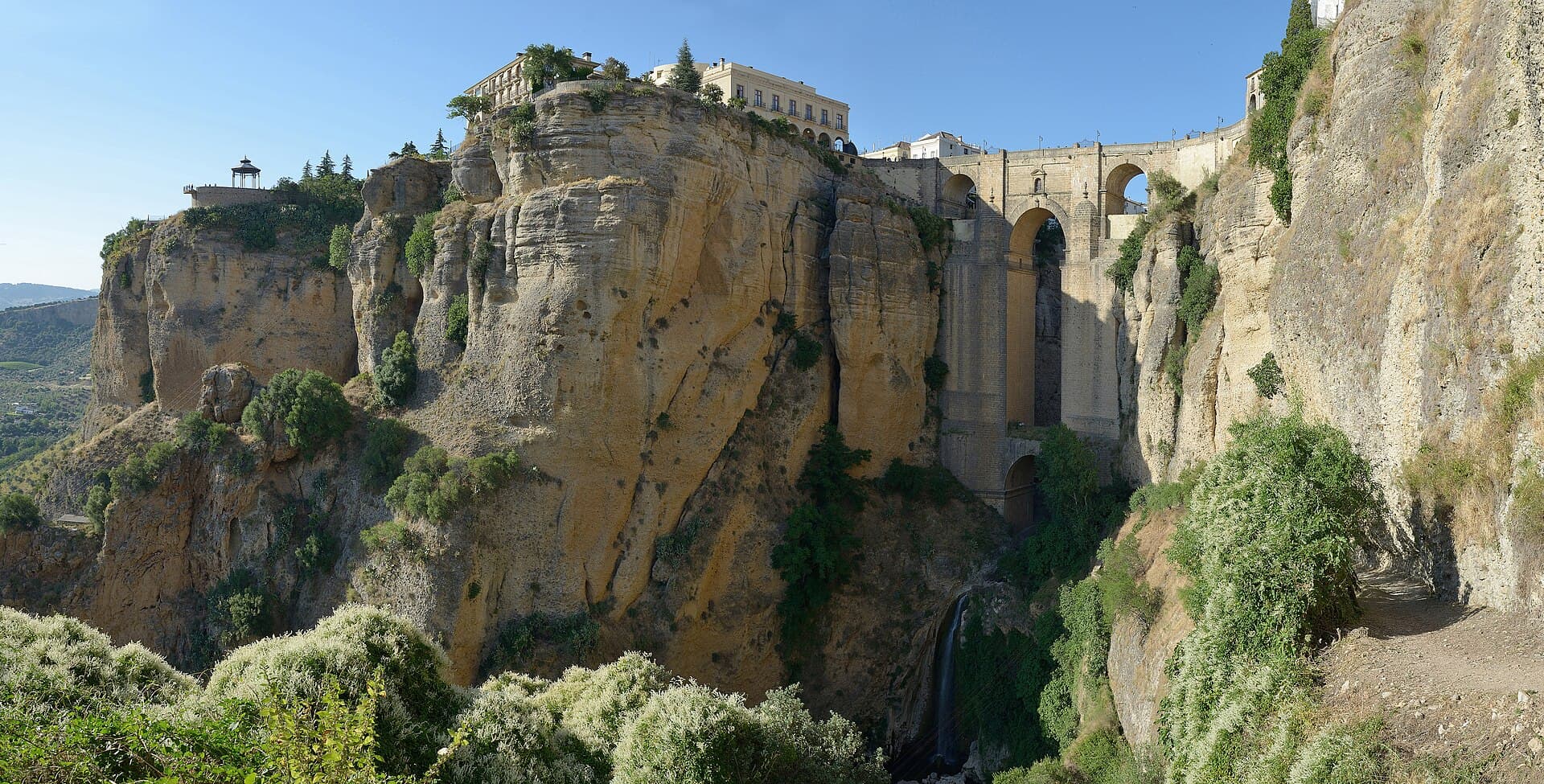 Casă lângă Tajo, Ronda